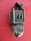 vesz sells fake Jewish items, not antiques